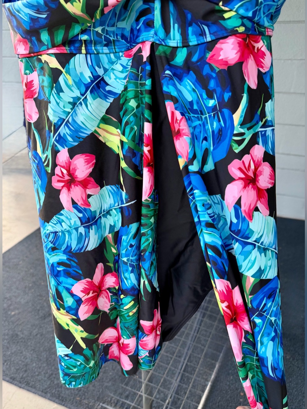 BloomChic Plus Size Twist-Front Floral Print Swim Dress - Picture 5 of 10